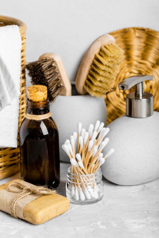 Что не стоит сбрасывать в унитаз: полезные советы