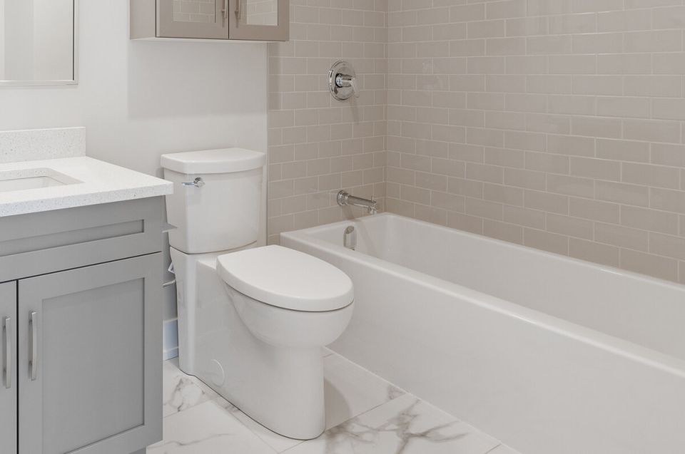 Унитазы-компакт: идеальное решение для современных ванных