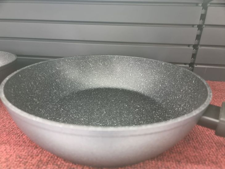 Что нельзя готовить на чугунной сковороде: ошибаются 90% человек