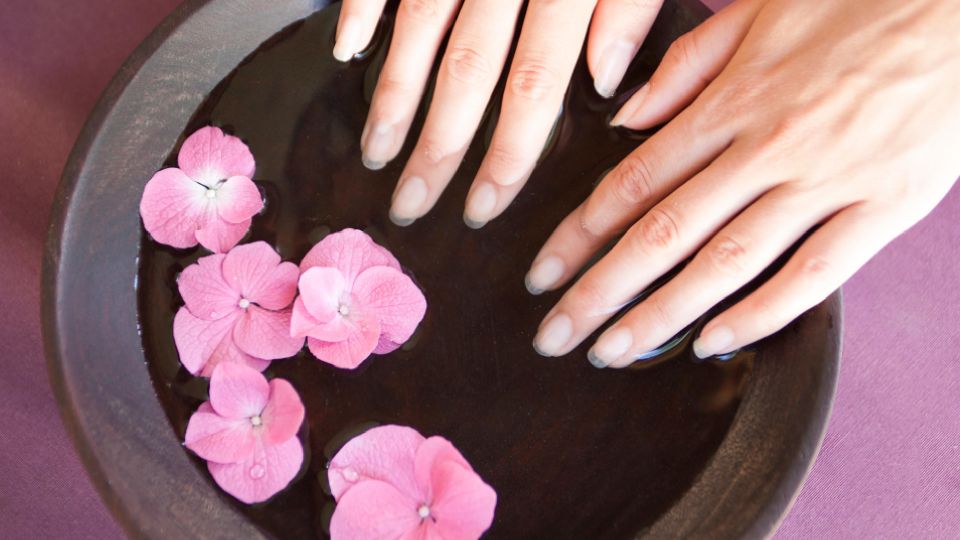 Лучше всякого крема: волшебное средство для бархатных ручек найдется на каждой кухне