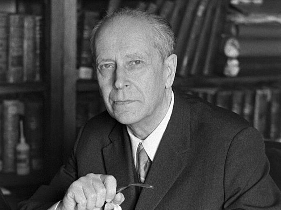 Как обидчивость и глупость формируют наше восприятие мира: Мудрость Дмитрия Лихачёва