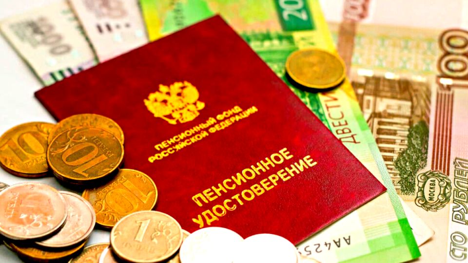 Куда обратиться, если не хватает стажа или пенсионных баллов? Помощь от государства и советы экспертов